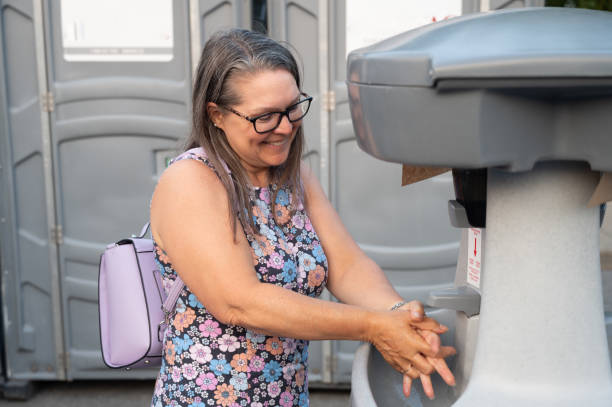 Best Portable restroom trailer rental  in Sunnyslope, WA